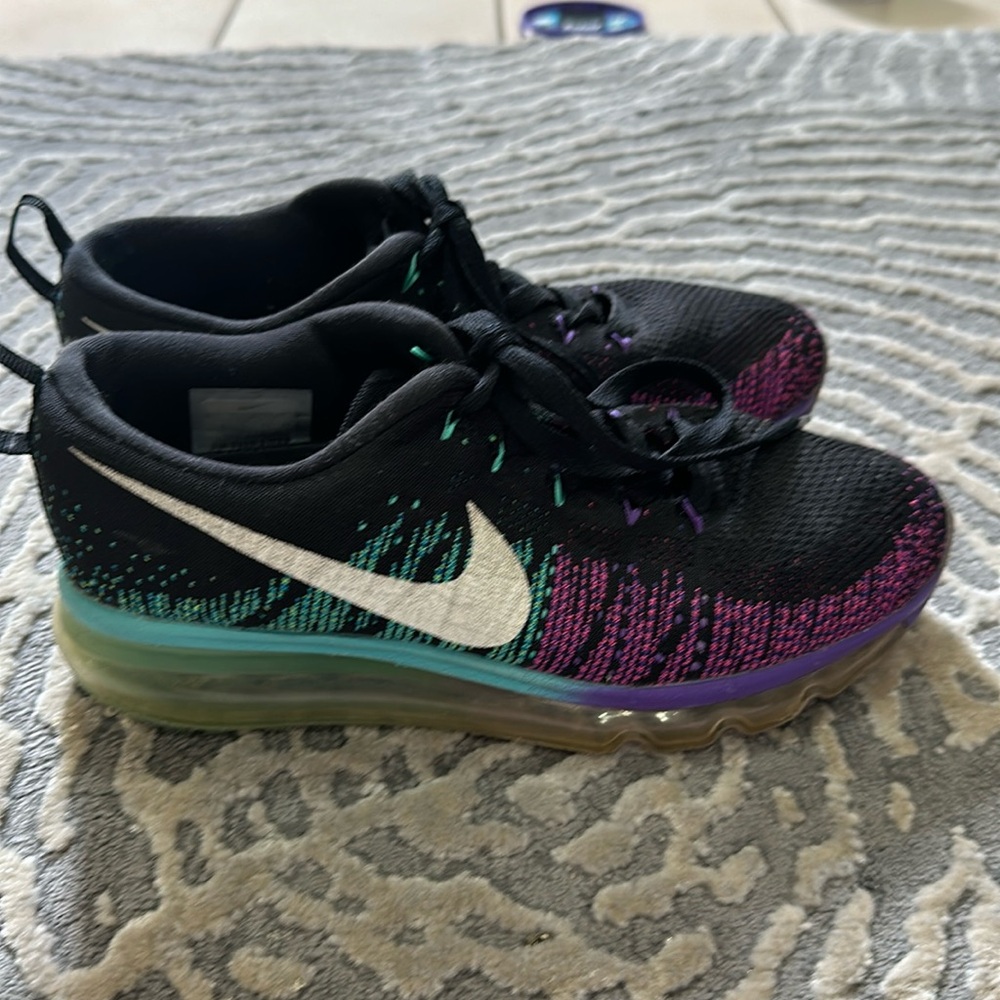 Nike sneakers us 6.5/ eu 37